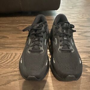 Like New Brooks Adrenaline GTS 23 Men’s Black Running Shoes, Size 11.5